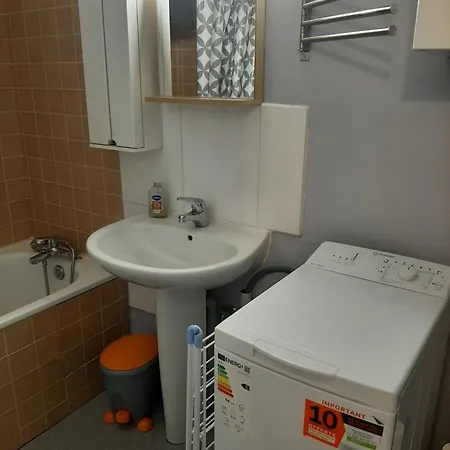 19 M2 A Louer Au Lägenhet *